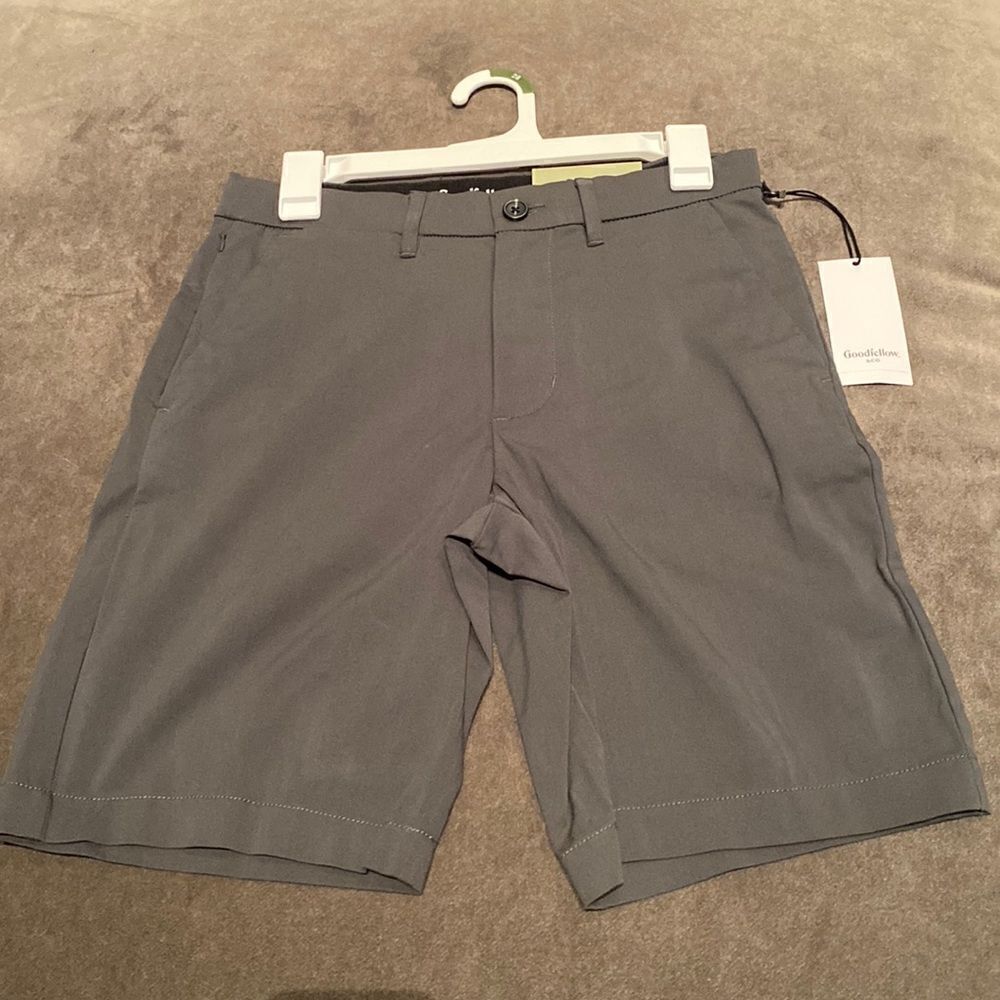 Men’s Goodfellow & Co Charcoal Dress Tech Shorts Wrinkle Resistant Size 28 NWT